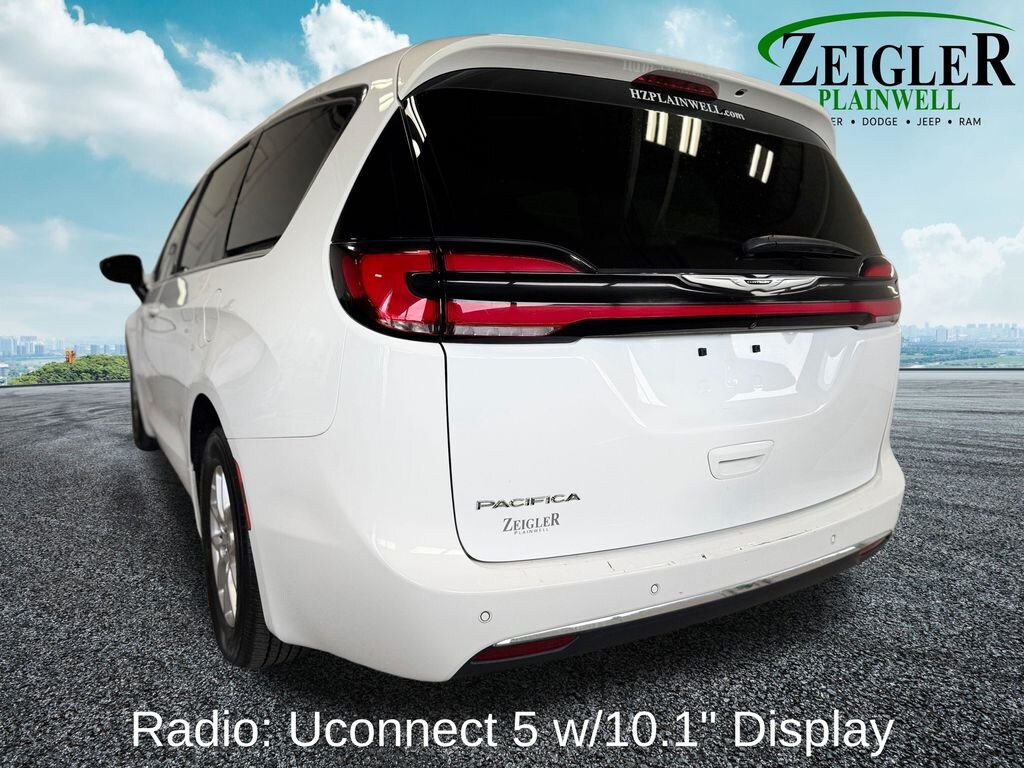 Used 2023 Chrysler Pacifica Touring L Van Passenger Van