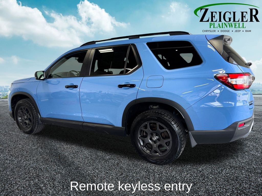 Used 2023 Honda Pilot TrailSport SUV