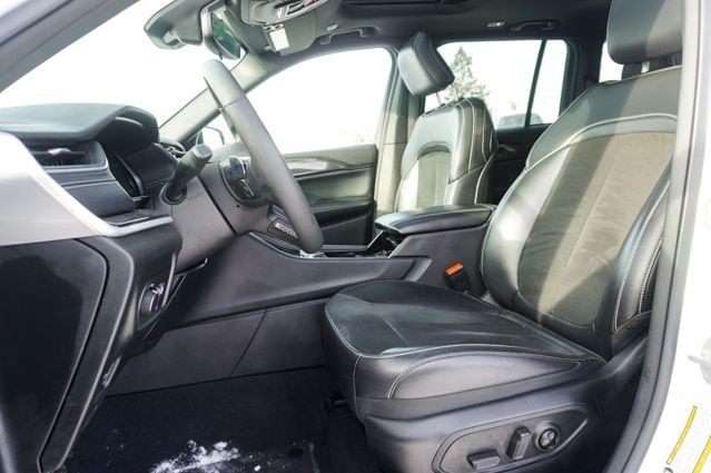 2023 JEEP GRAND CHEROKEE - Image 14