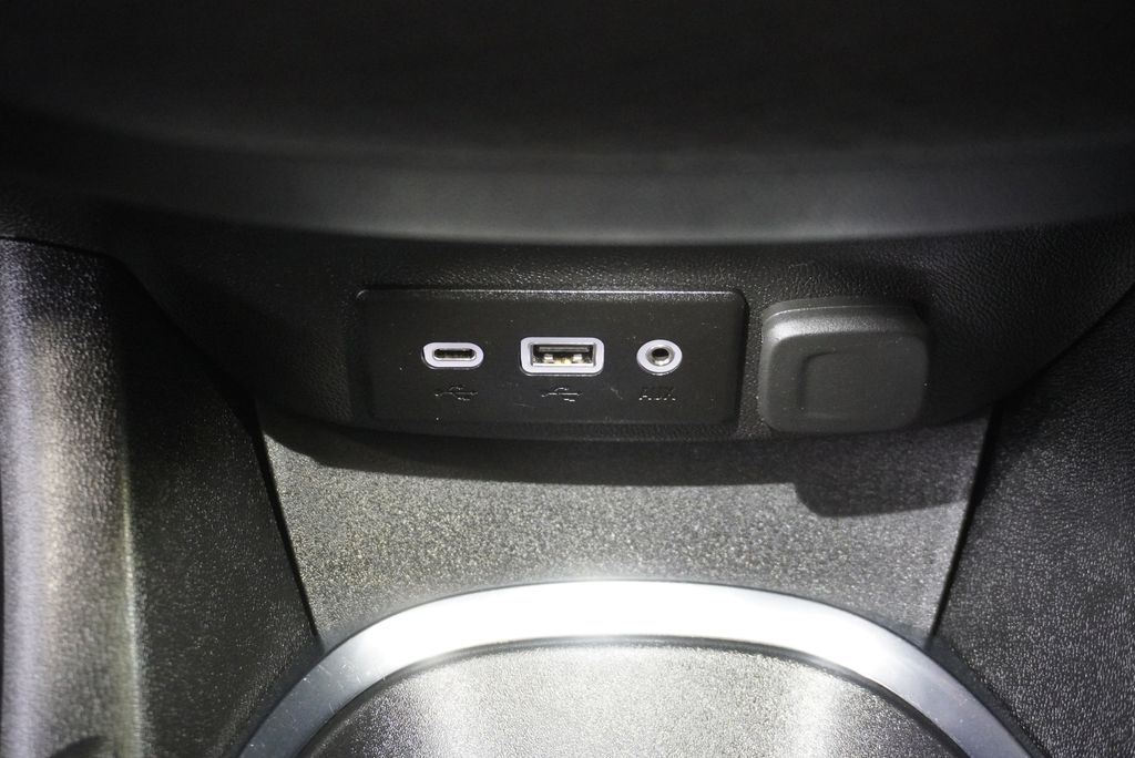 2023 CHEVROLET MALIBU - Image 19