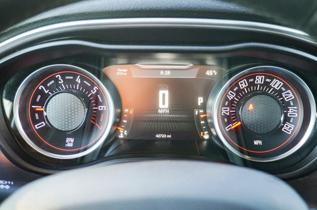 2016 DODGE CHALLENGER - Image 19