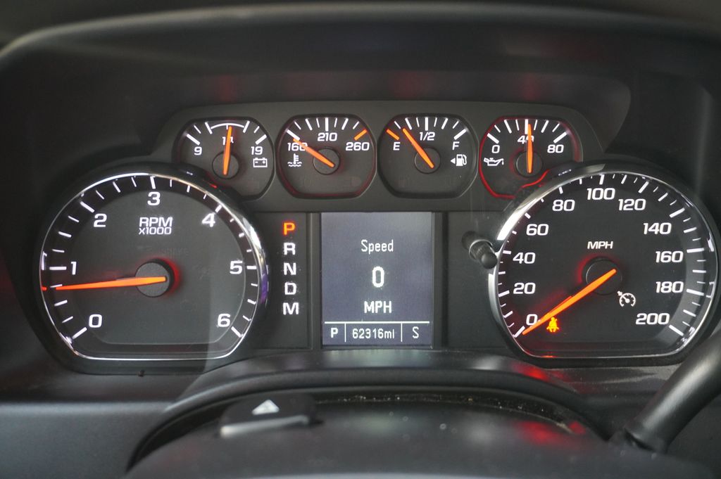 2015 CHEVROLET SILVERADO - Image 17