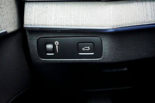 2022 VOLVO XC90 - Image 29