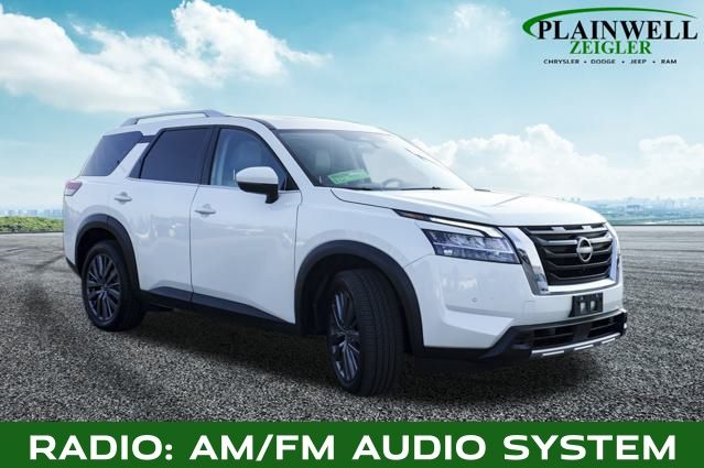 2023 Nissan Pathfinder SL photo 4