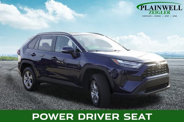 2022 Toyota RAV4 XLE photo 4