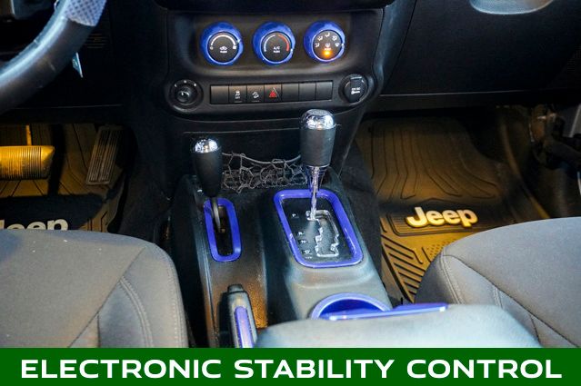 2017 JEEP WRANGLER - Image 11