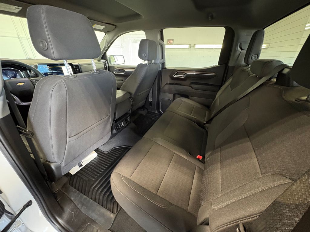 2025 CHEVROLET SILVERADO - Image 25