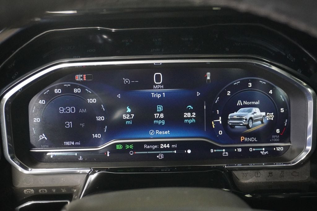 2025 CHEVROLET SILVERADO - Image 25