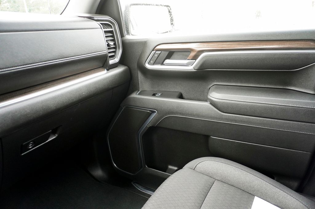 2025 CHEVROLET SILVERADO - Image 25