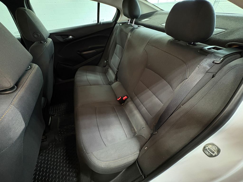 2018 CHEVROLET CRUZE - Image 30