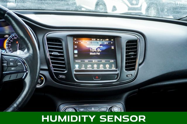 2016 CHRYSLER 200 - Image 11