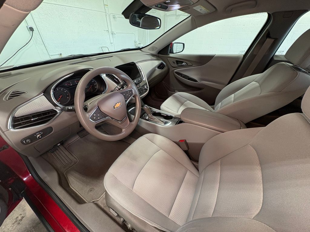 2019 CHEVROLET MALIBU - Image 17