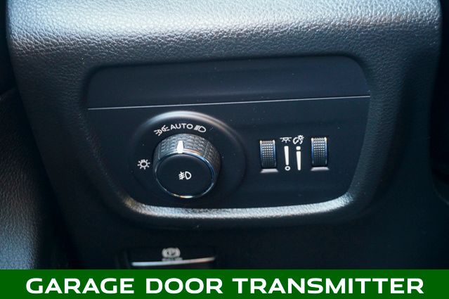 2023 JEEP GRAND CHEROKEE - Image 28