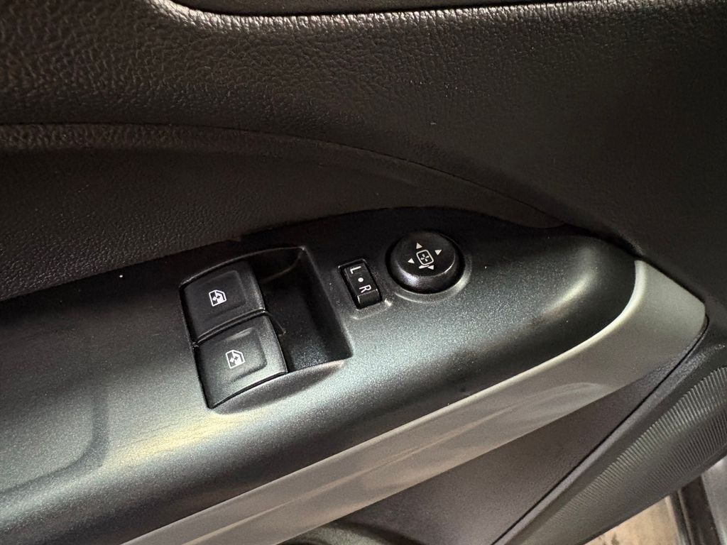 2022 CHEVROLET COLORADO - Image 15