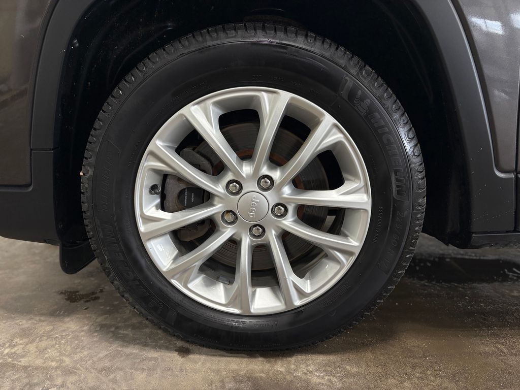 2019 JEEP CHEROKEE - Image 29