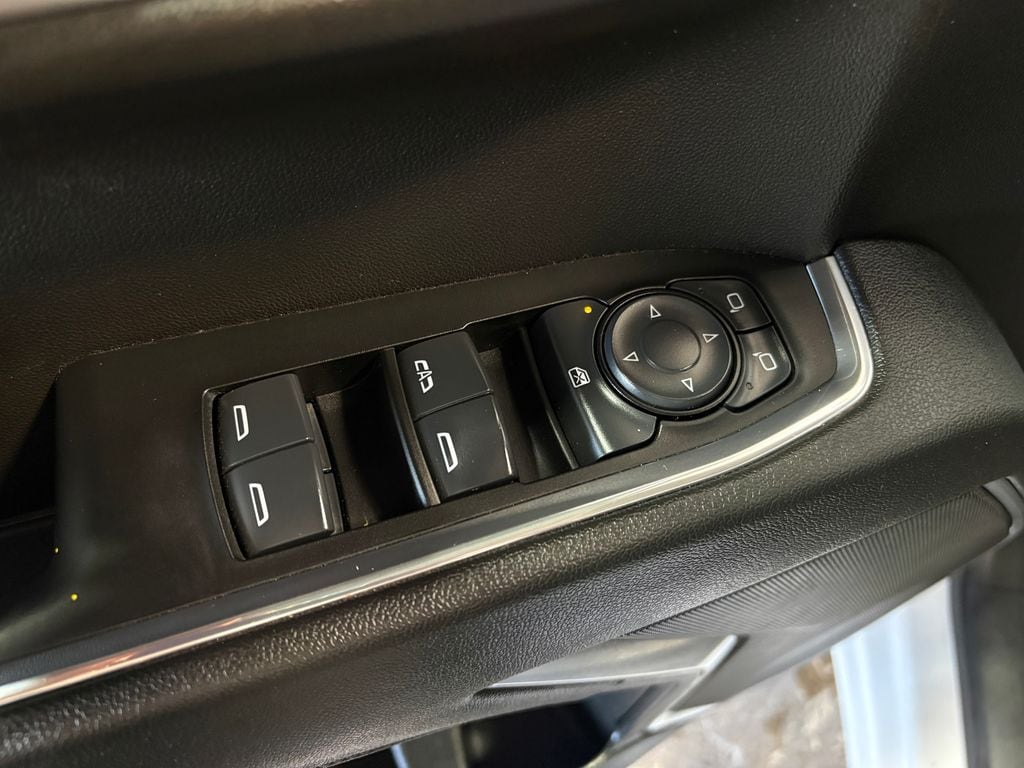 2025 CHEVROLET SILVERADO - Image 29