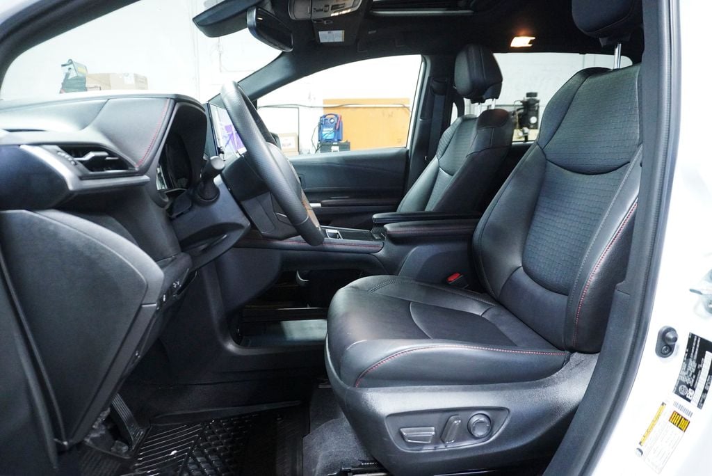2025 TOYOTA SIENNA - Image 16