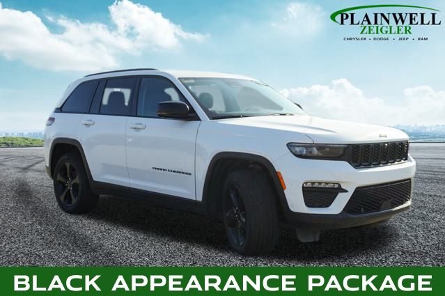 2023 Jeep Grand Cherokee Limited Black photo 4