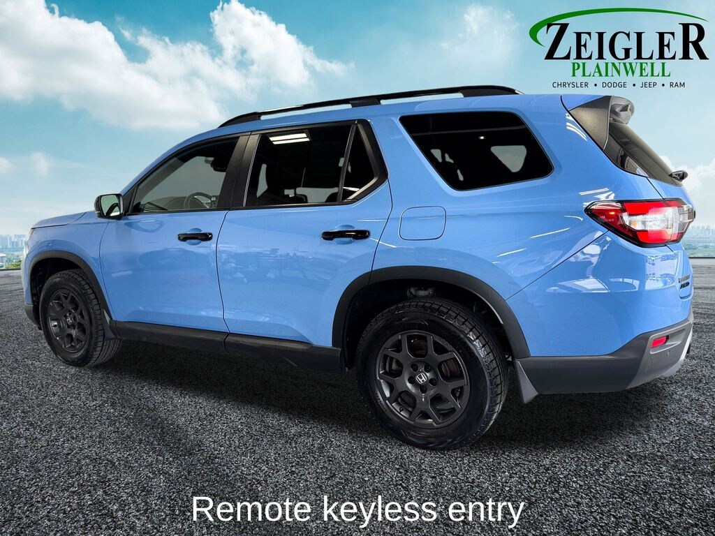 Used 2023 Honda Pilot TrailSport SUV