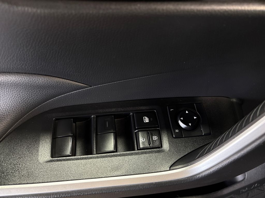 2023 TOYOTA RAV4 - Image 17