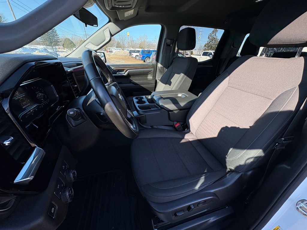 2025 CHEVROLET SILVERADO - Image 60