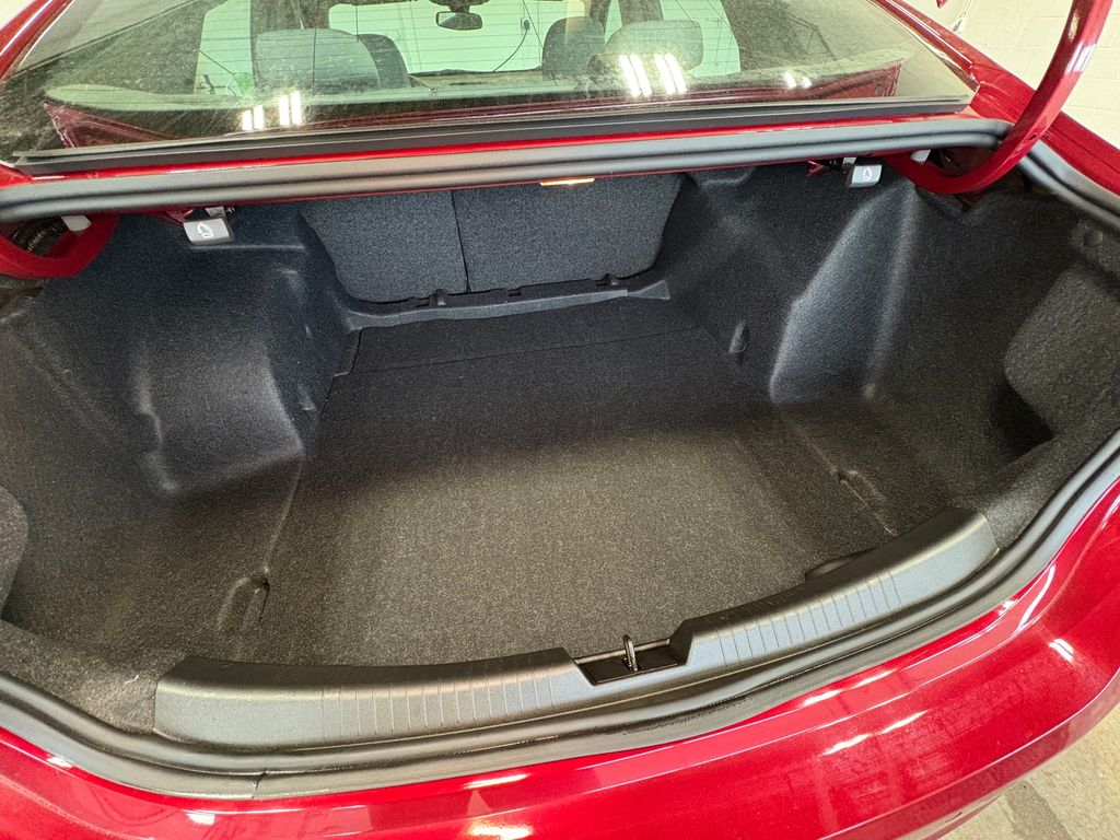 2019 CHEVROLET MALIBU - Image 29