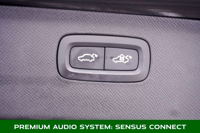 2022 VOLVO XC90 - Image 7