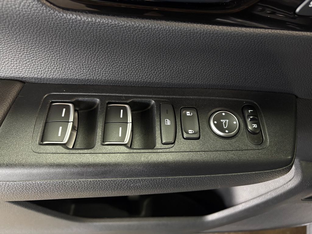 2025 HONDA CR-V - Image 11