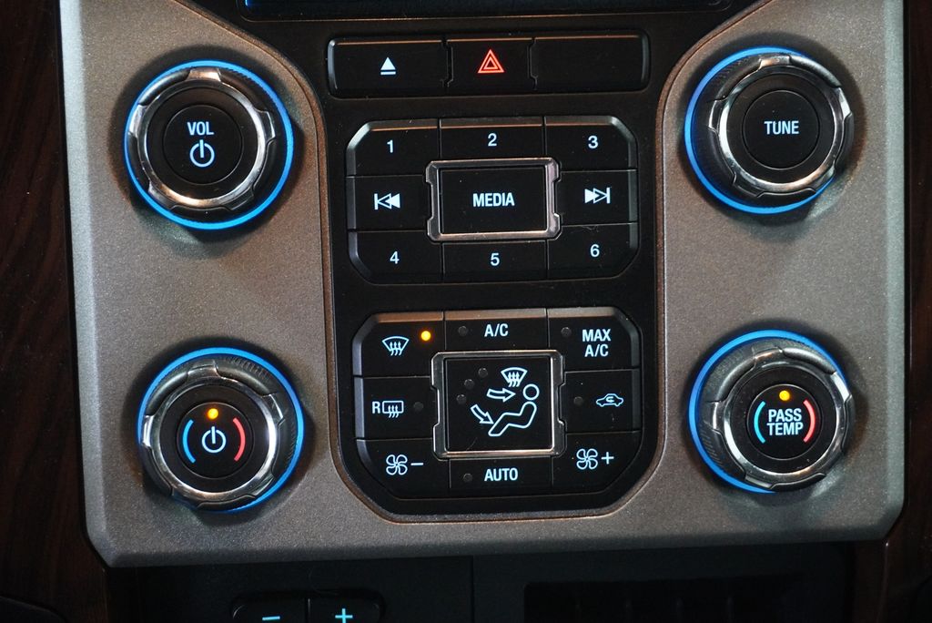 2015 FORD F-250 - Image 16