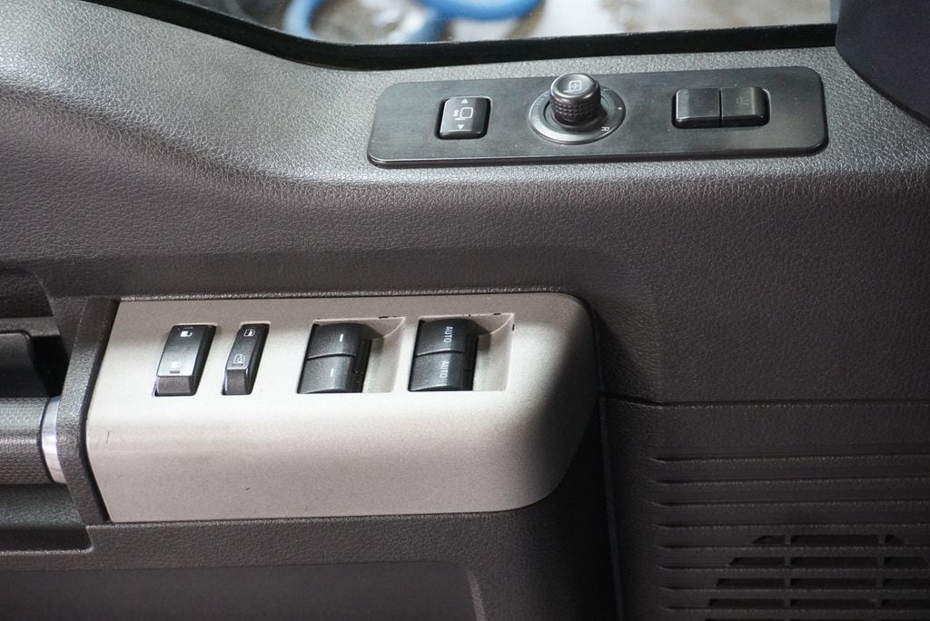 2015 FORD F-250 - Image 26
