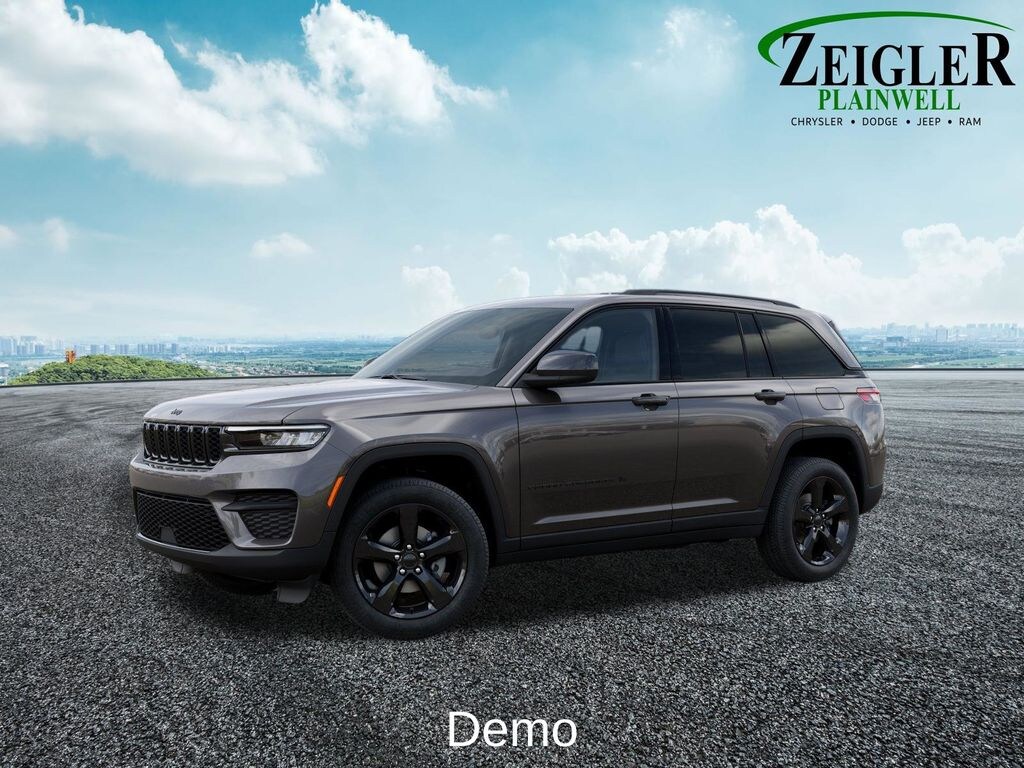Used 2025 Jeep Grand Cherokee Laredo SUV