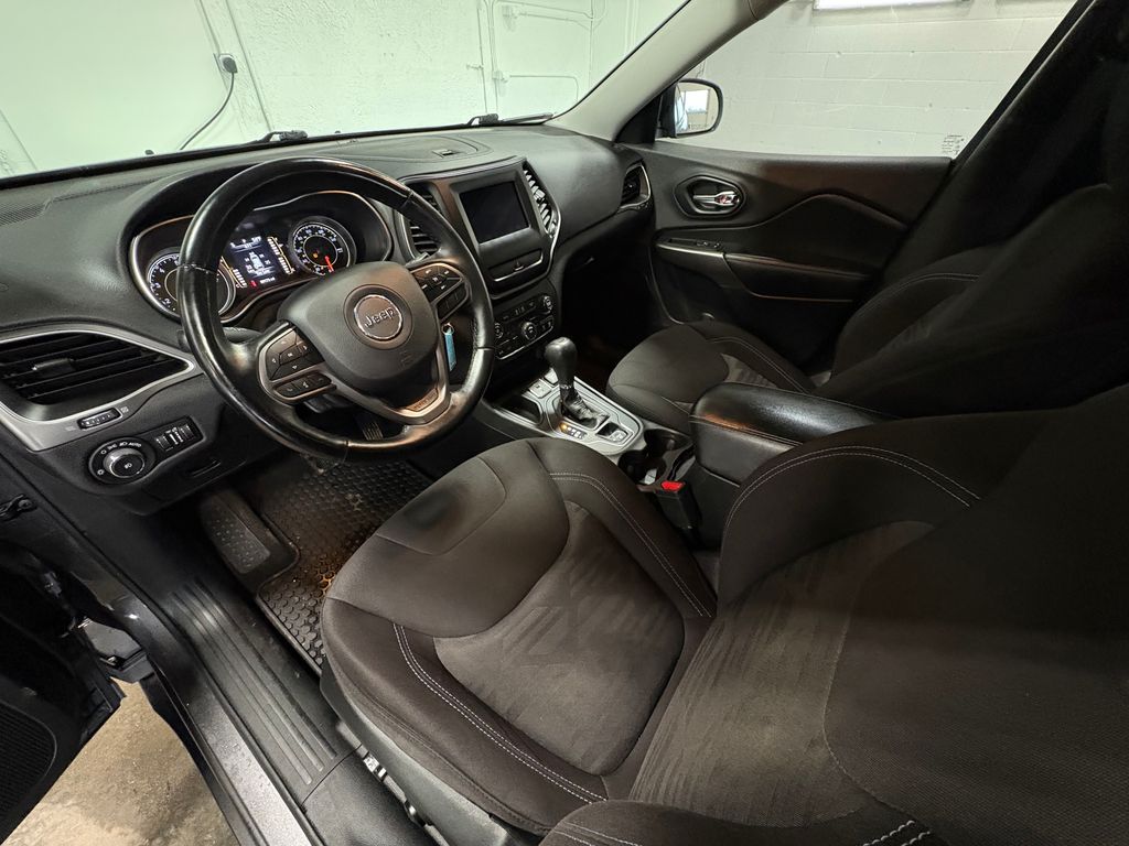 2019 JEEP CHEROKEE - Image 17