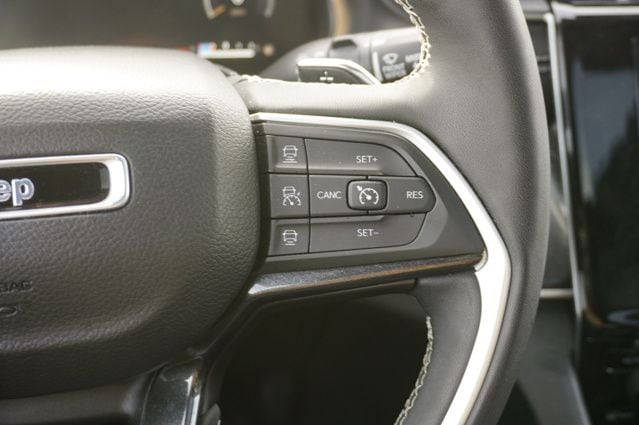 2023 JEEP GRAND CHEROKEE - Image 21