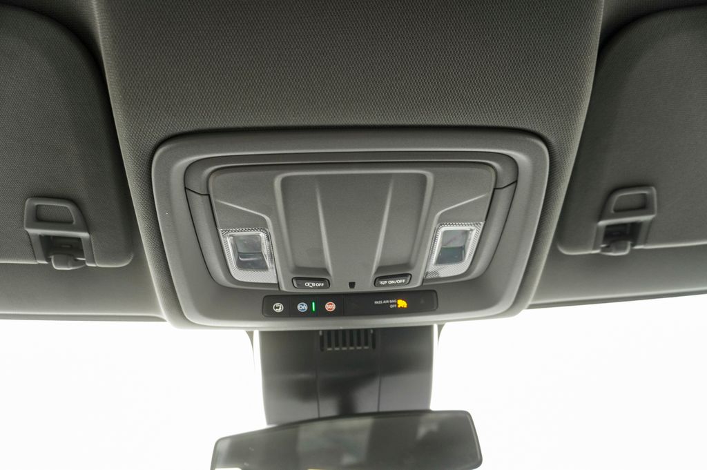 2025 CHEVROLET SILVERADO - Image 26