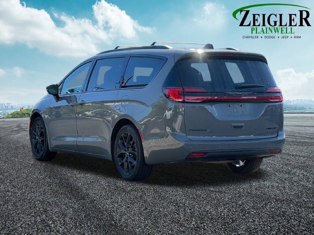 Used 2025 Chrysler Pacifica Limited Van Passenger Van