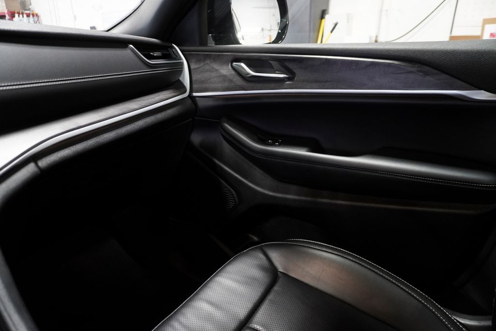 2024 JEEP GRAND CHEROKEE - Image 33