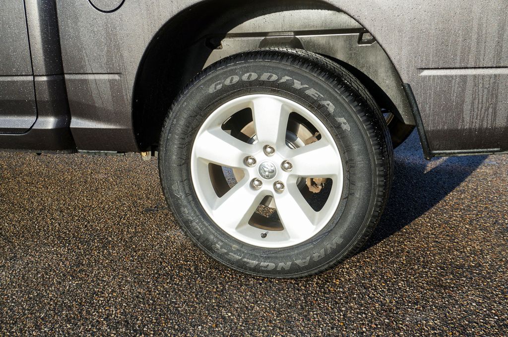 2023 RAM 1500 - Image 30