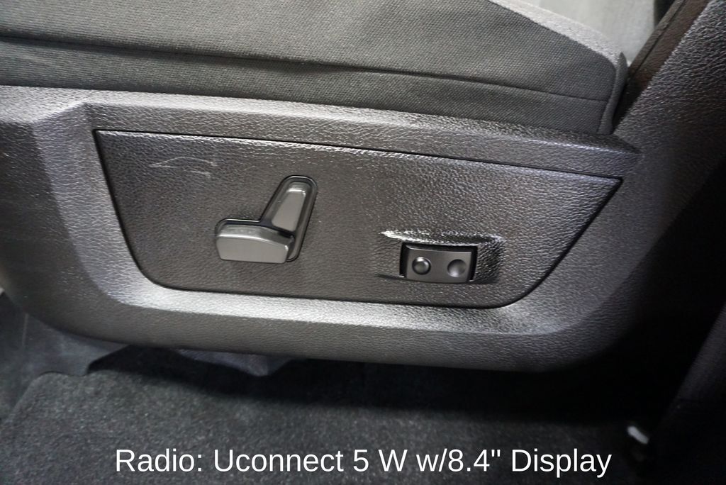 2022 RAM 1500 - Image 12