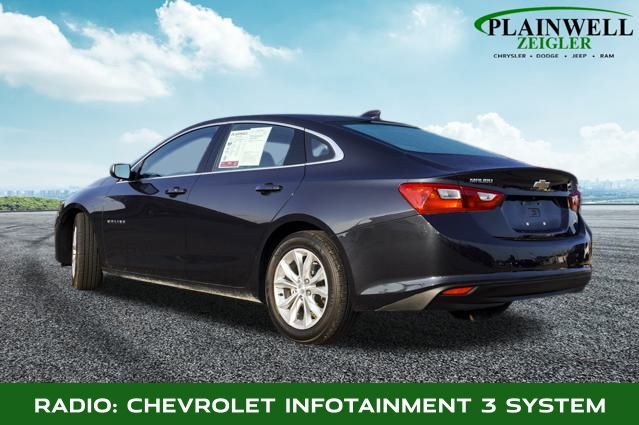 2023 Chevrolet Malibu 1LT photo 2