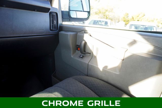 2024 GMC SAVANA - Image 22