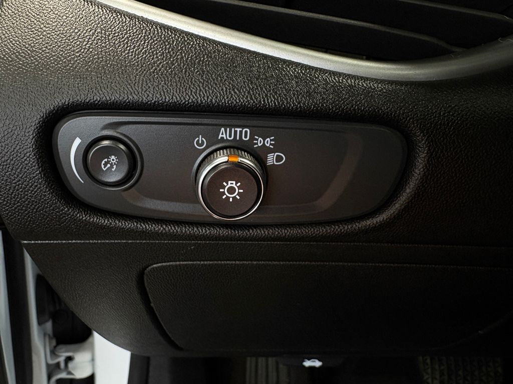 2023 CHEVROLET MALIBU - Image 33