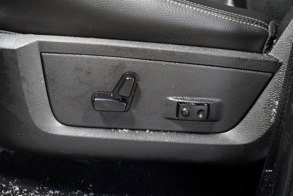 2014 RAM 1500 - Image 12