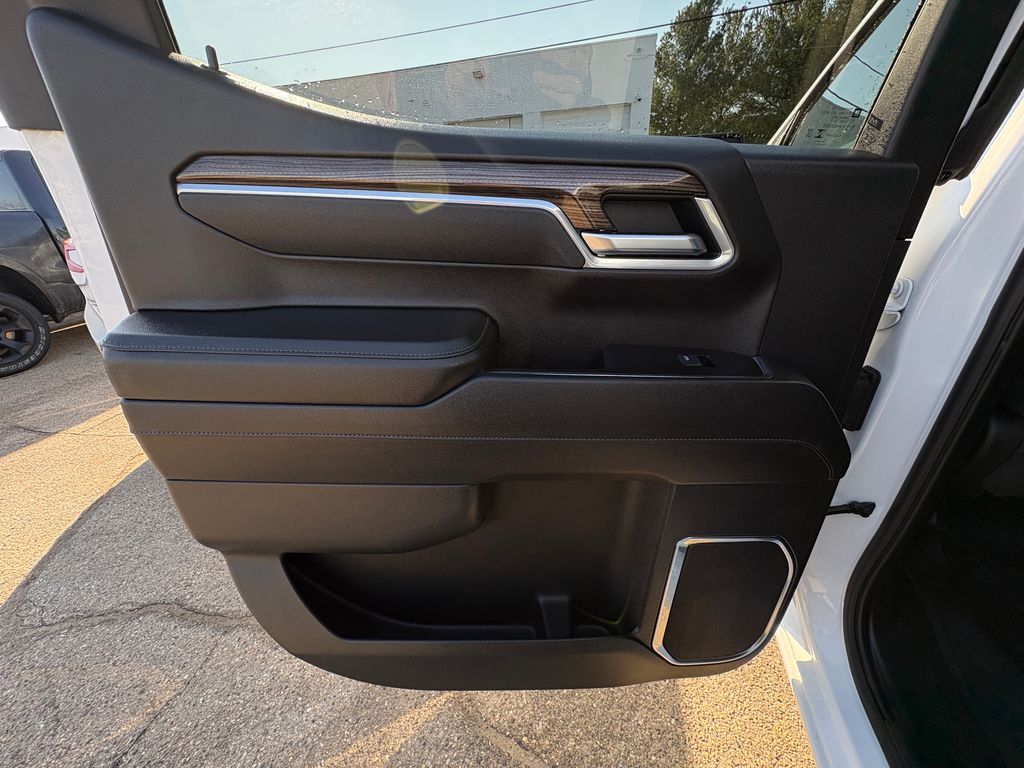 2025 CHEVROLET SILVERADO - Image 52