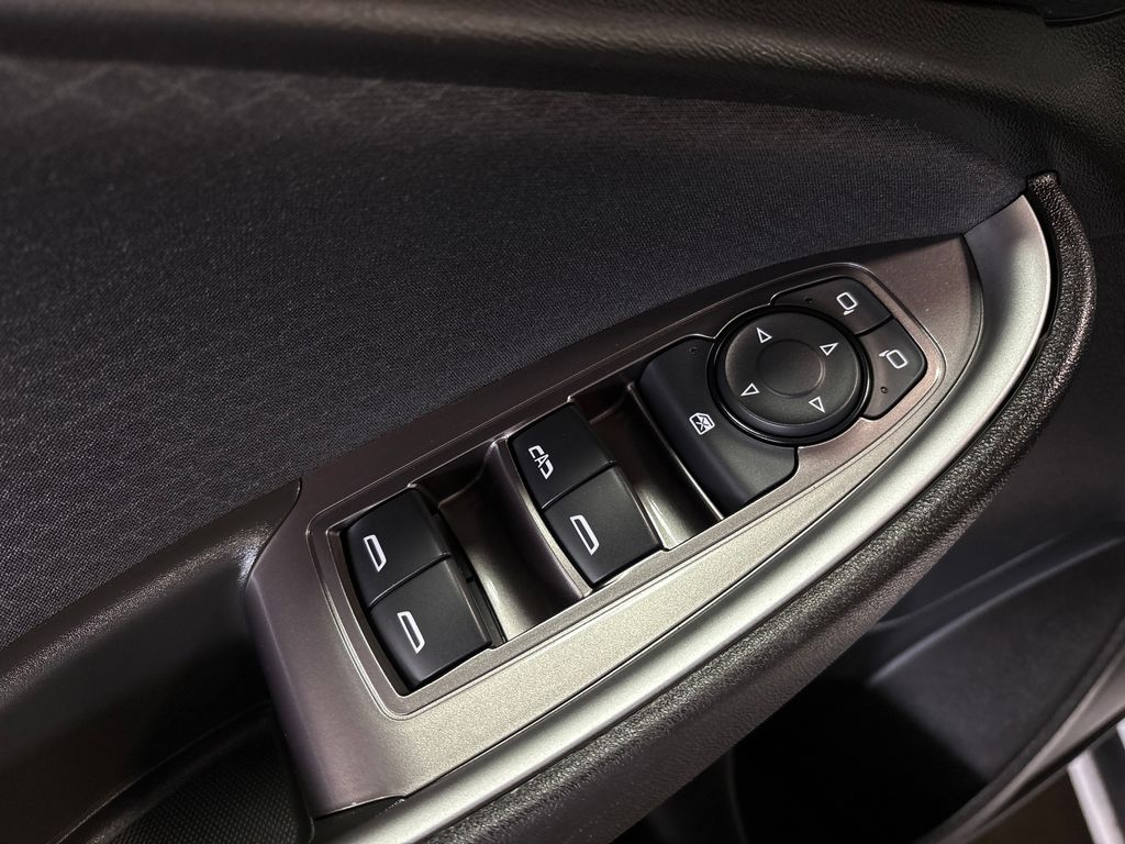 2023 CHEVROLET MALIBU - Image 18