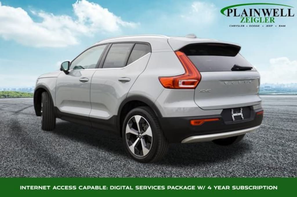 Used 2024 Volvo XC40 B5 Plus Bright SUV