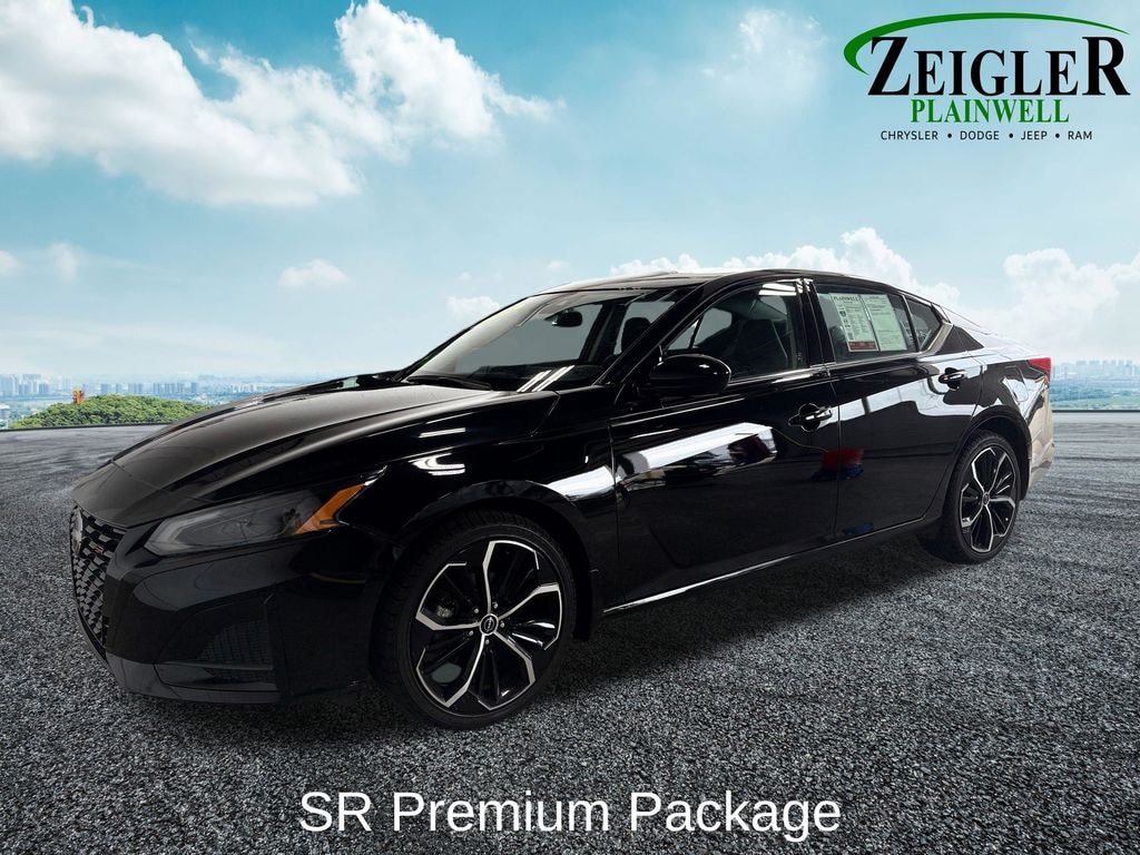 Used 2025 Nissan Altima SR Sedan