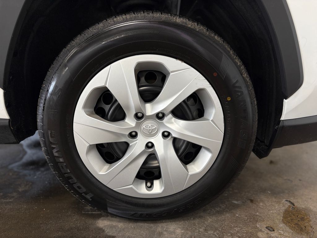 2024 TOYOTA RAV4 - Image 31