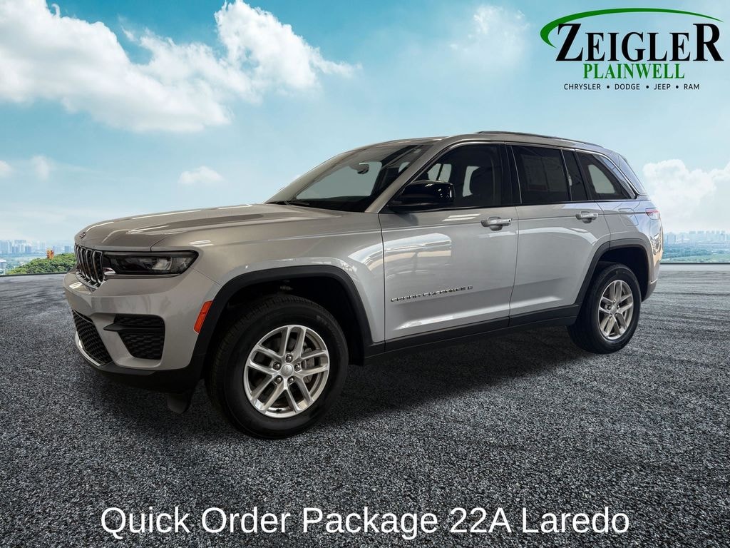 Used 2023 Jeep Grand Cherokee Laredo SUV