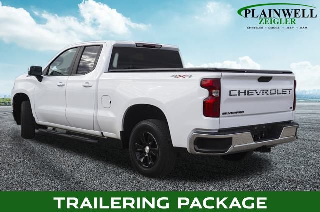 2021 Chevrolet Silverado 1500 LT1 photo 2
