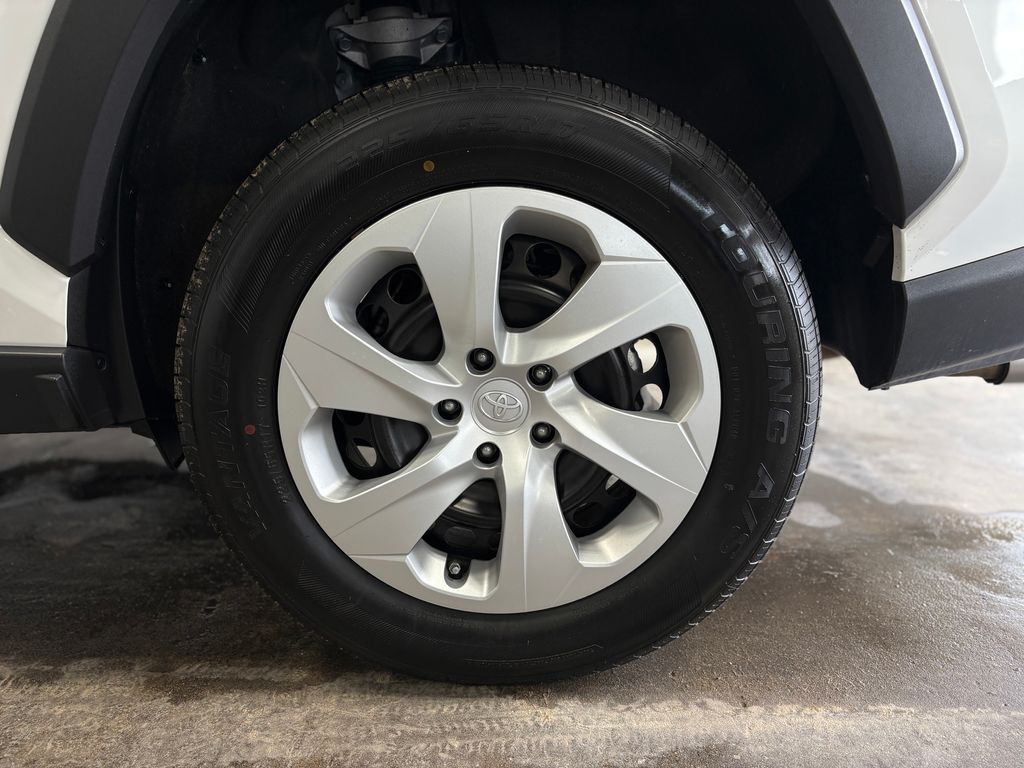 2024 TOYOTA RAV4 - Image 33